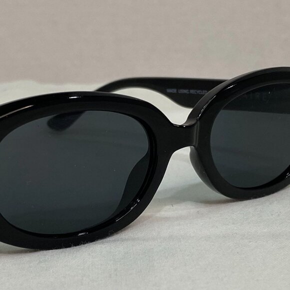 AIRE Affinity Oval Sunglasses Black Frame Smoke Mono Lens Unisex NWOT - Picture 11 of 11